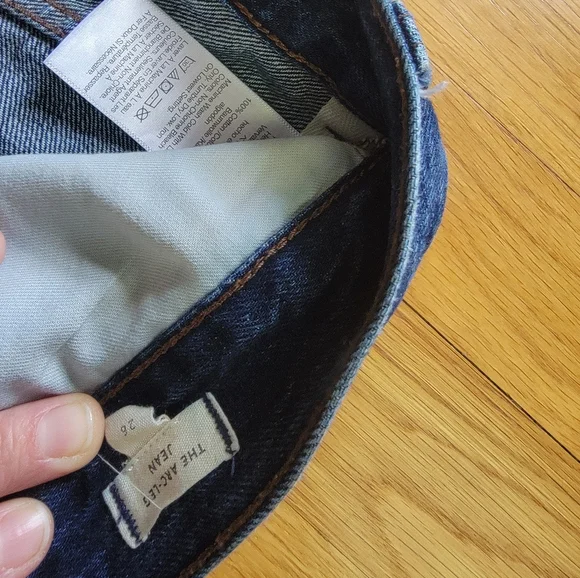 Like New Madewell Arc (Barrel / Balloon Shape) Jeans In Owsley Wash - Picture 5 of 9